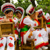 Beautiful Bai Minority Girls Photo: Beautiful Bai ethnic minority girls taking a break from their job posing with tourists (ARCHIVED PHOTO on the weekends - originally photographed 2007/06/10).